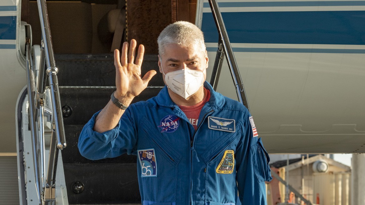 NASA astronaut comes home to Houston after record-setting 355-day space mission