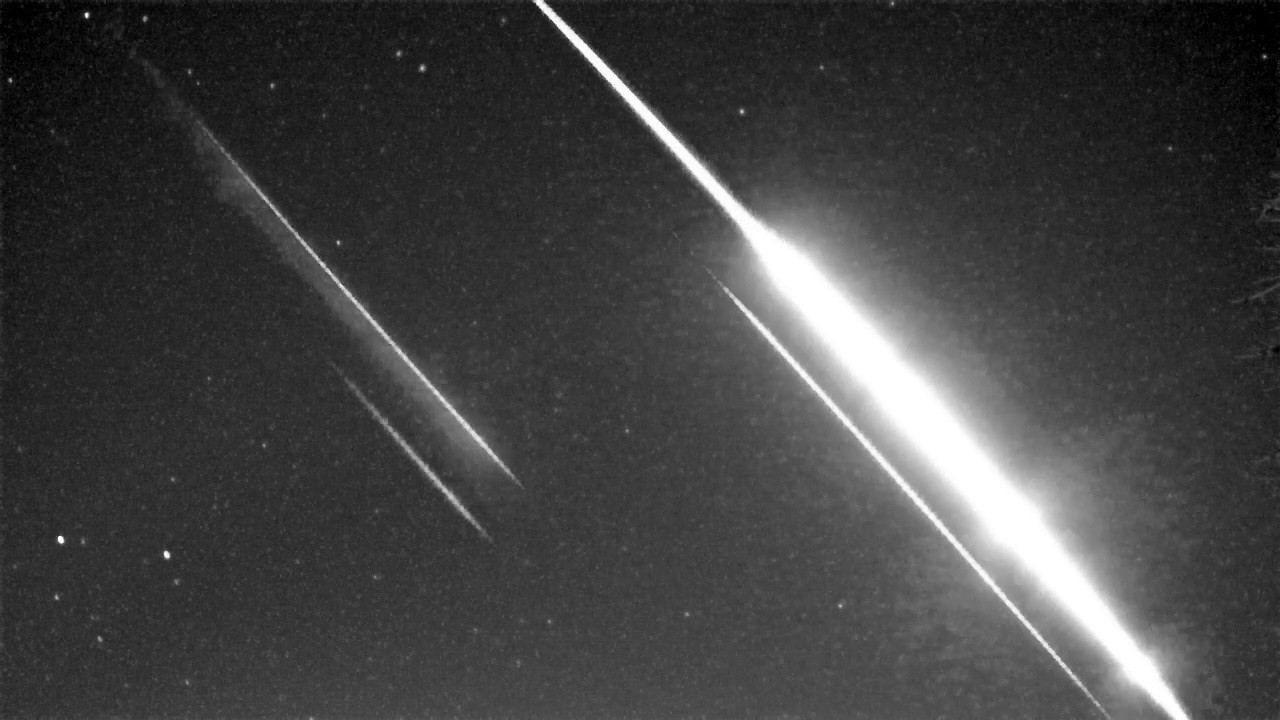Fireball! Scientists advise meteorites may be scattered across southern Ontario