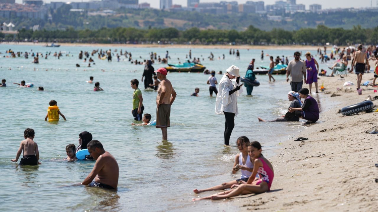 Satellite data reveals 2023 was record-breaking for marine heatwaves — are we at a 'climate tipping point?'