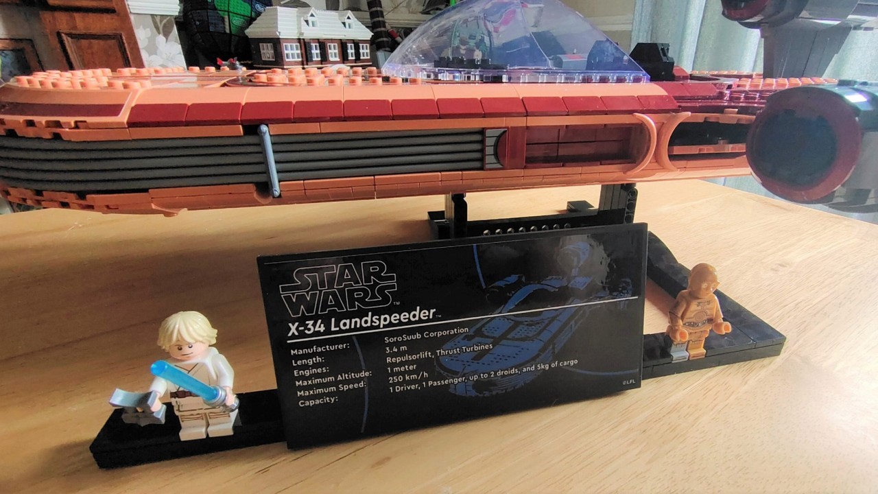 Lego Luke Skywalker's Landspeeder is 30% off for Black Friday