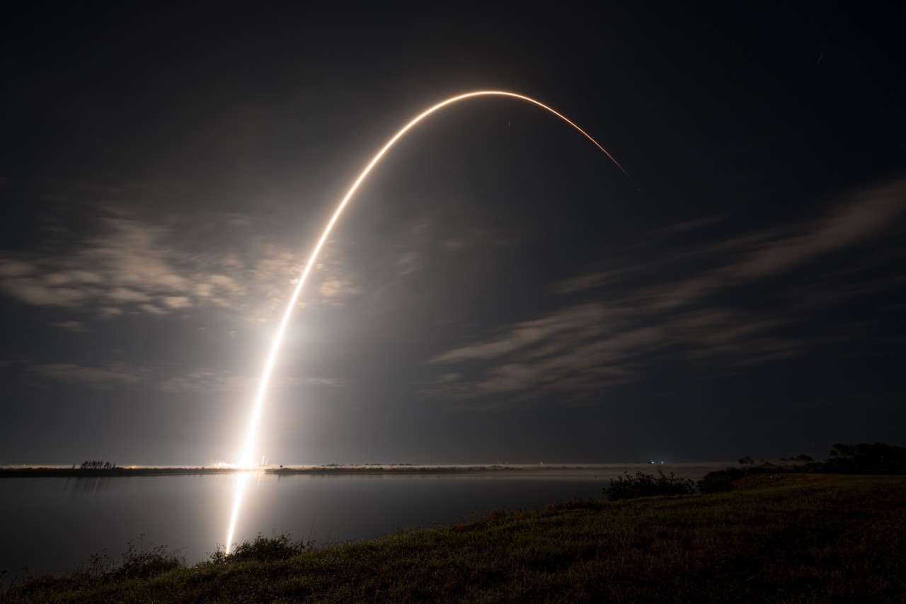 SpaceX's 200th Falcon 9 rocket launch looks absolutely gorgeous in these photos
