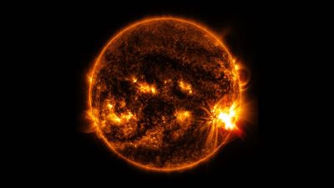 Tiny, bright flashes on the sun could help scientists predict solar flares