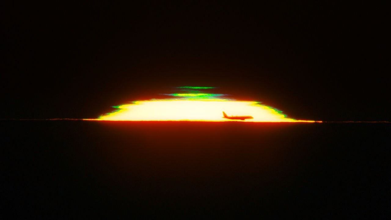 A green flash at sunset | Space photo of the day for Dec. 8, 2025