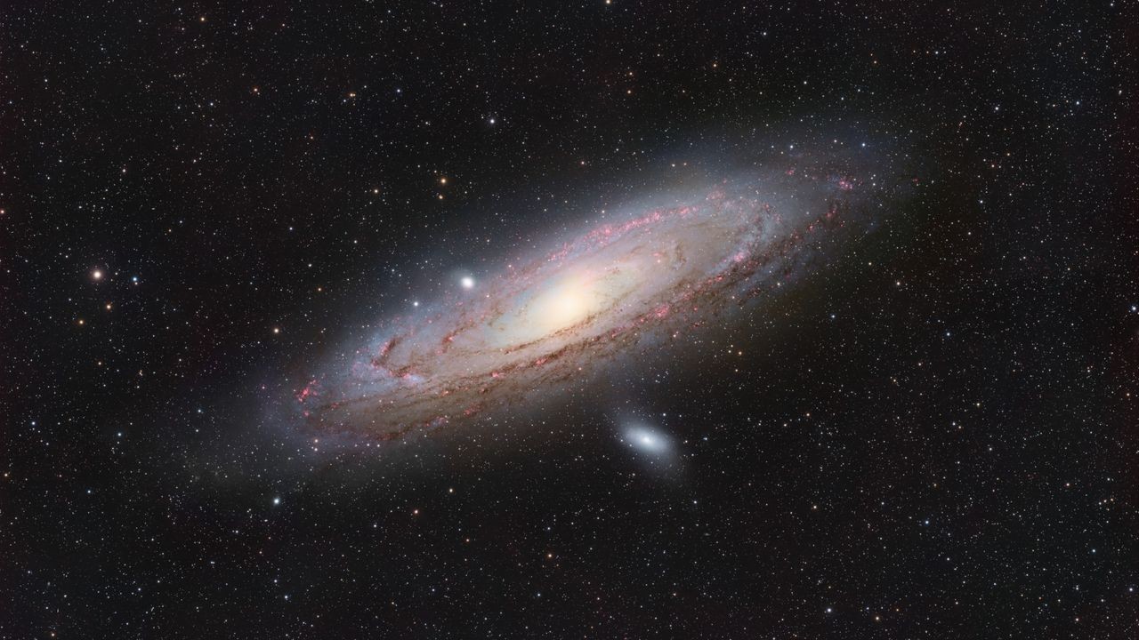 See our neighboring galaxy Andromeda shine in stunningly detailed astrophotography portrait (photo)