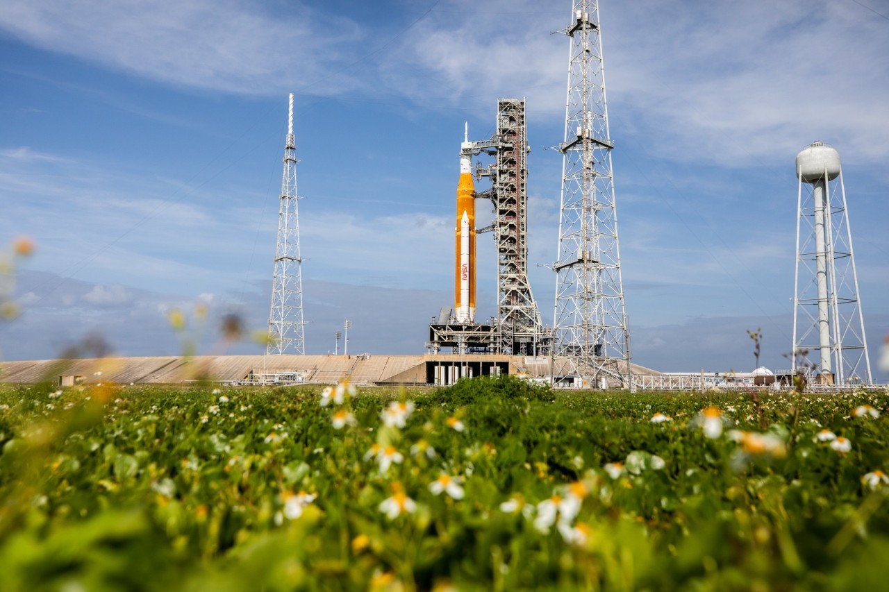 Watch NASA roll huge Artemis 1 moon rocket off the pad early Friday