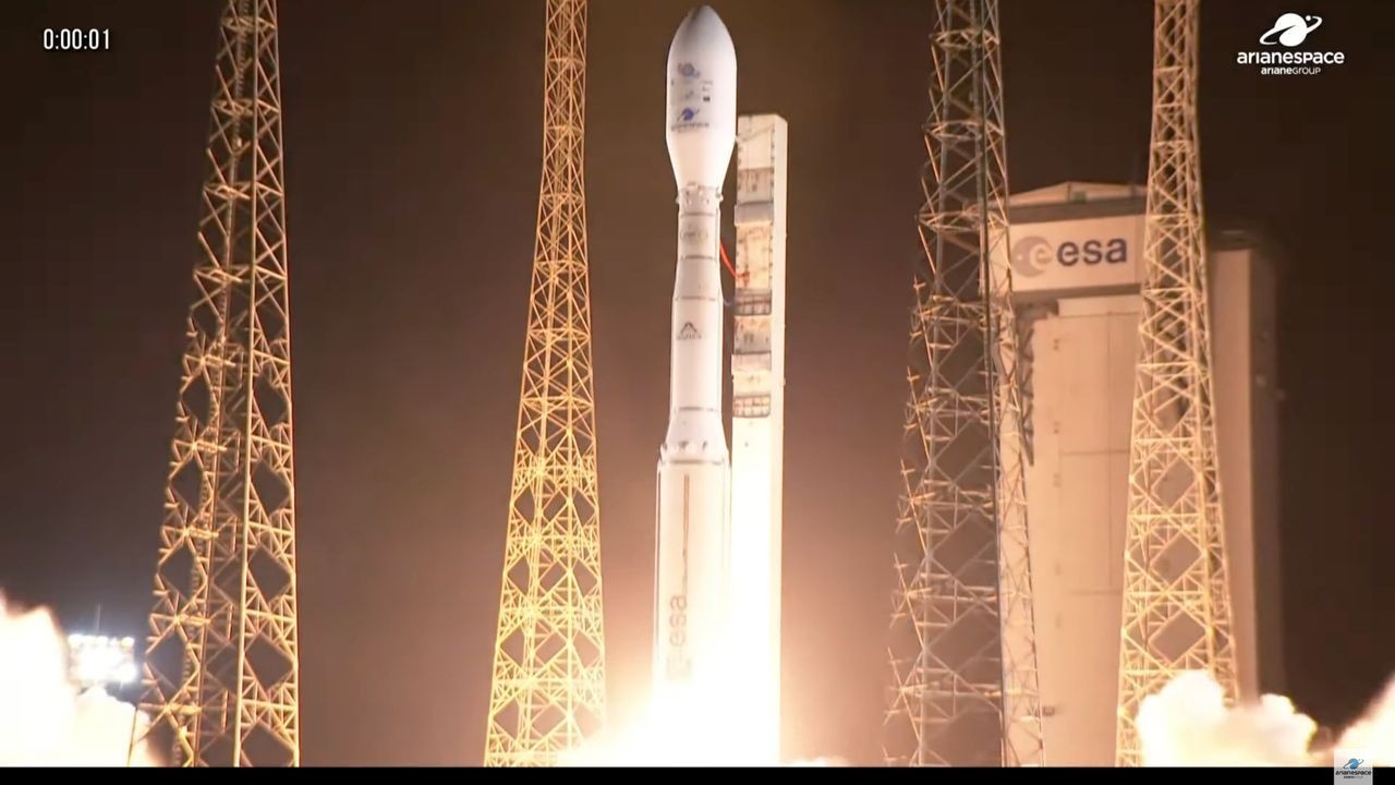 European Vega C rocket launches CO2-mapping satellite, 4 Earth-observation spacecraft to orbit