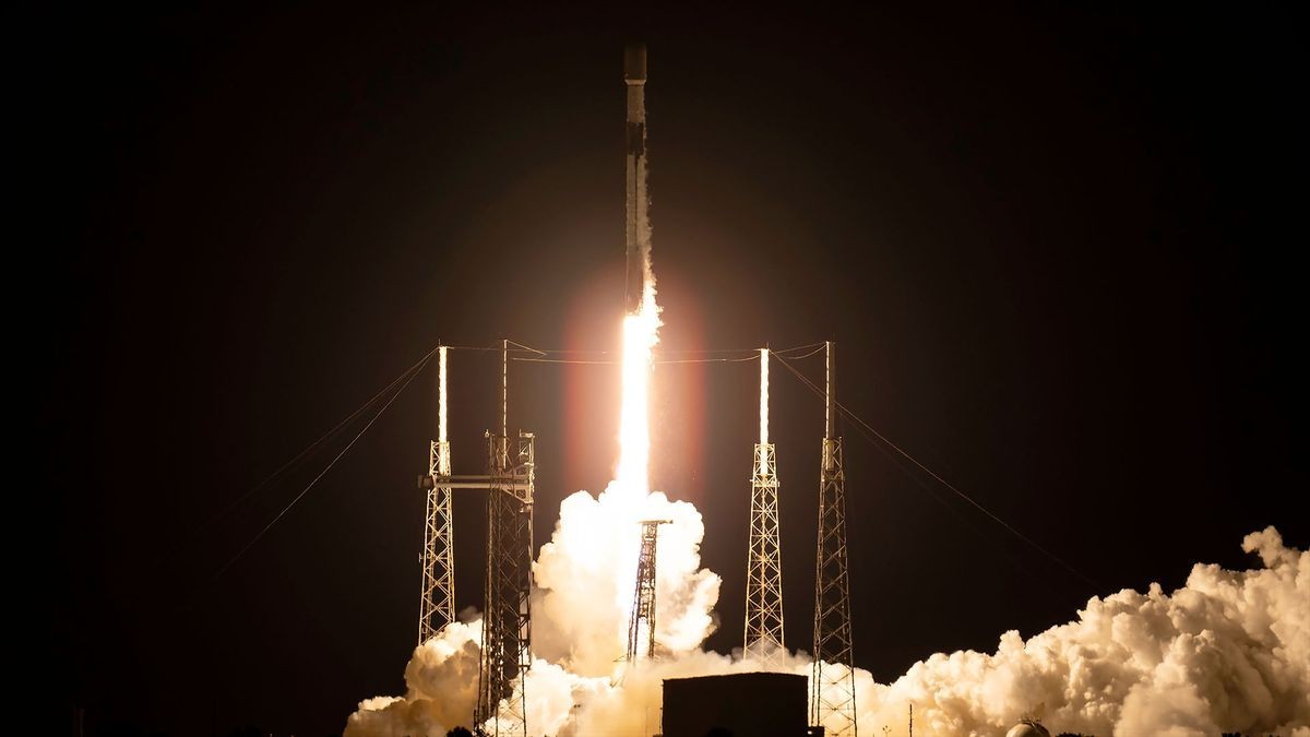 SpaceX launches 23 more Starlink satellites from Florida (video)