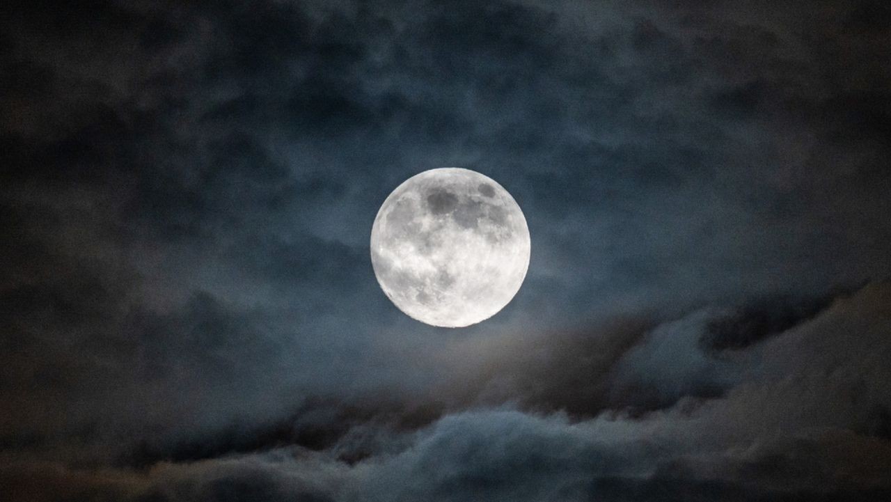 A "Cold Supermoon" rises this week: Watch it take flight online with these free livestreams (video)