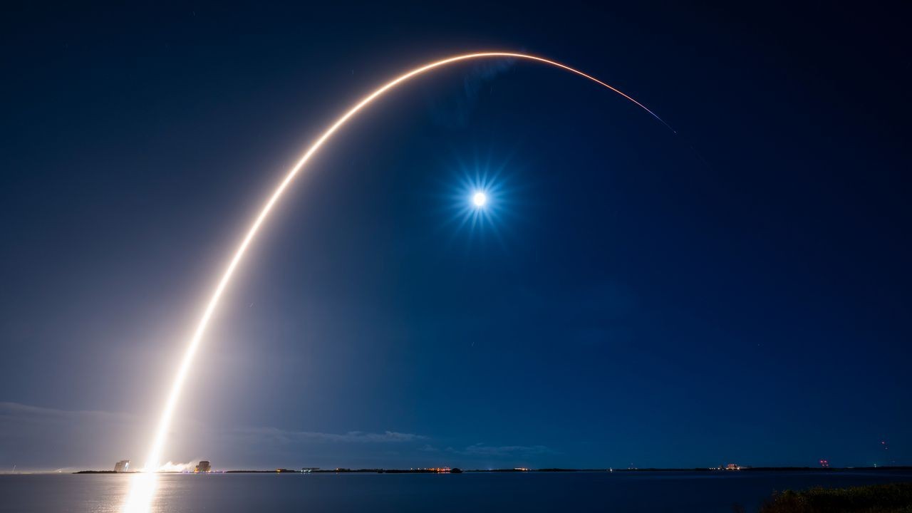 SpaceX launches 29 Starlink satellites from Cape Canaveral (video)