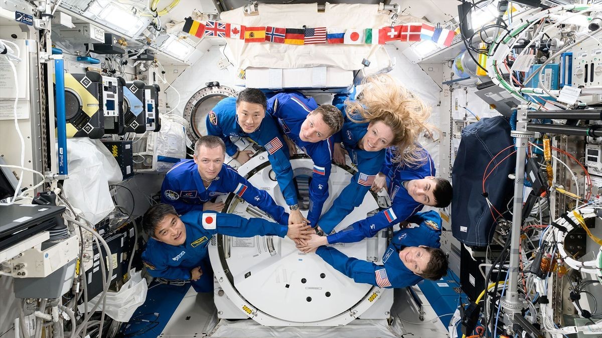 Seeing 'fireworks' on Earth from space | On the ISS this week June 26 - July 4, 2025