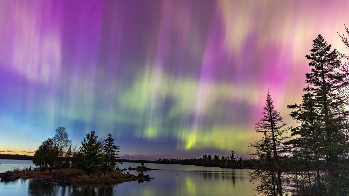 Northern lights may be visible in these 20 US States tonight [updated]