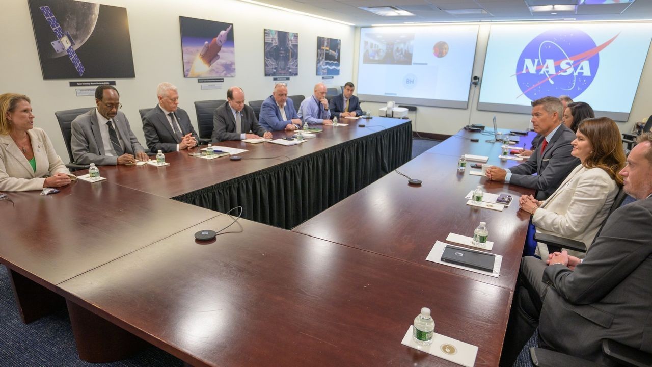 Nearly 300 NASA scientists sign 'Voyager Declaration' to protest Trump space science budget cuts