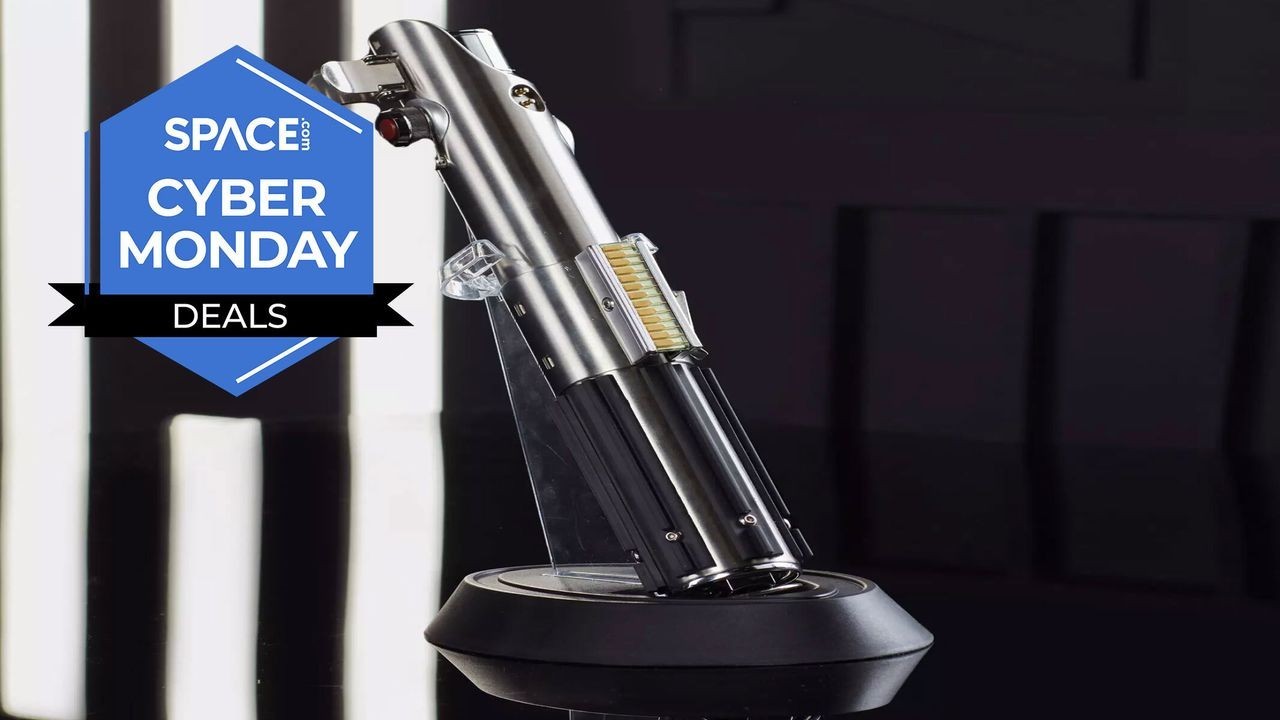 Star Wars collectors pay attention! Be the Jedi you were born to be with this Cyber Monday lightsaber deal, now 20% off