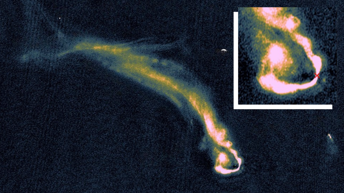 This galaxy cluster has mysterious cosmic tendrils over 200,000 light-years long (image)