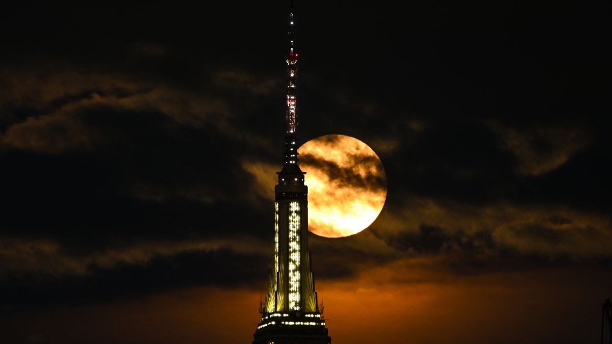 June's Strawberry Moon rises tonight. Here's what to expect from the lowest full moon since 2006
