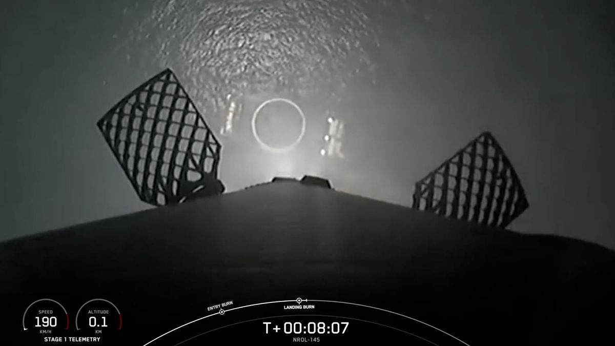SpaceX launches 10th batch of 'proliferated architecture' spy satellites for US government (video)