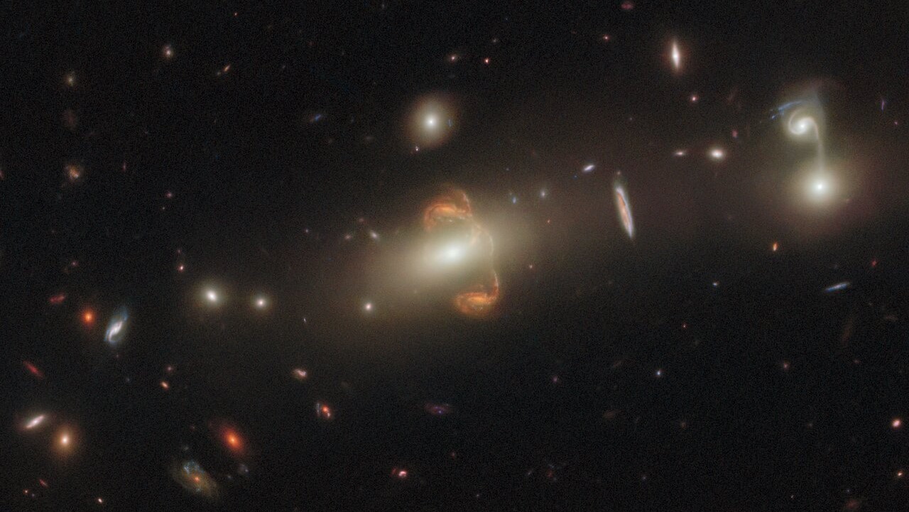 Hubble Space Telescope captures trippy 'mirror image' view of distant galaxy