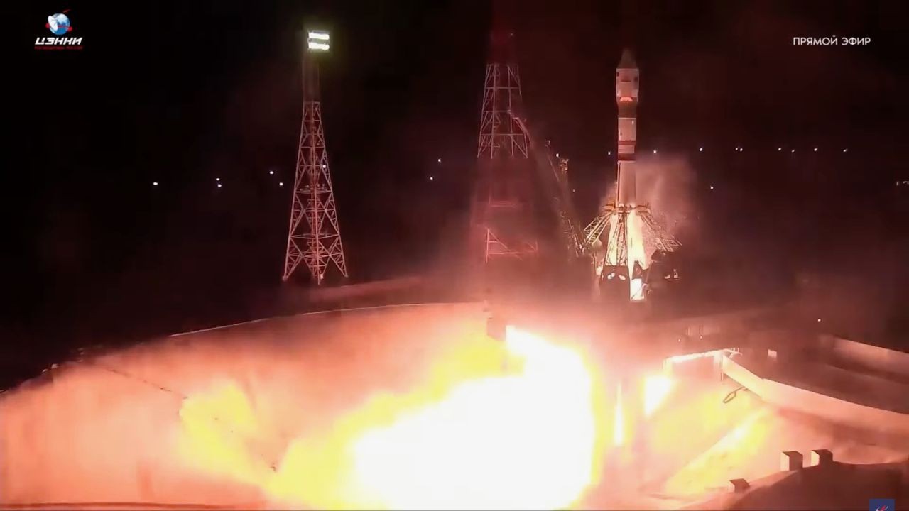 Russia launches mice, microbes and more on monthlong mission to Earth orbit (video)