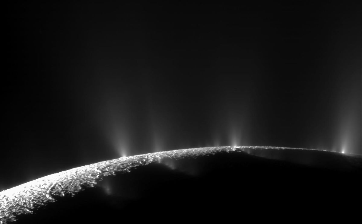The ocean on Saturn's icy moon Enceladus has the right pH for life — barely