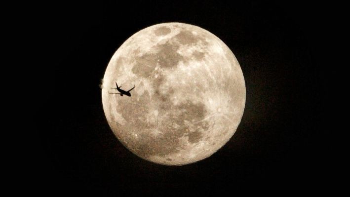 October's full Harvest Moon: See breathtaking photos of 1st supermoon of 2025