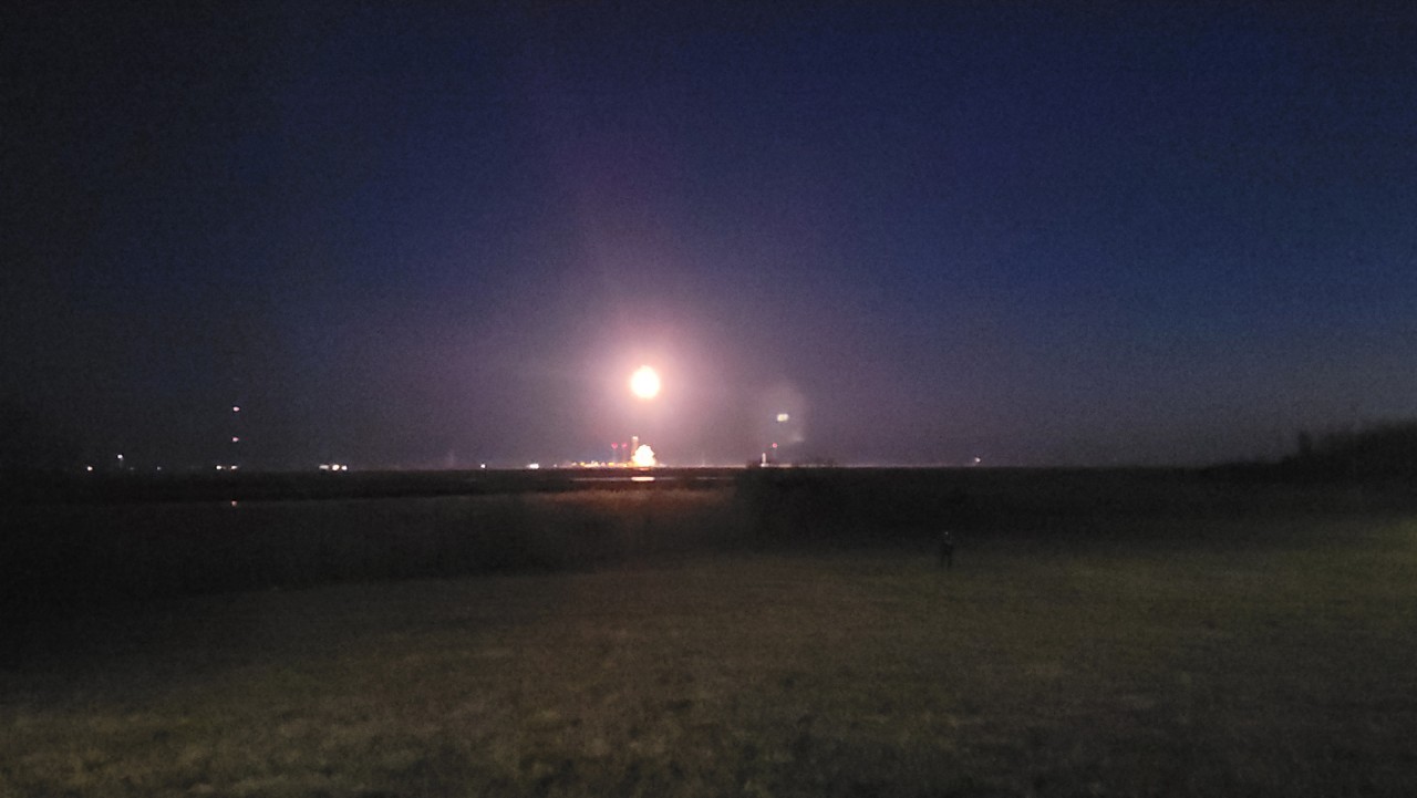 I drove 10 hours to watch a 9-minute Rocket Lab launch from Virginia and it was glorious
