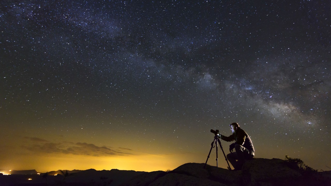 DSLR vs Mirrorless Cameras for Astrophotography