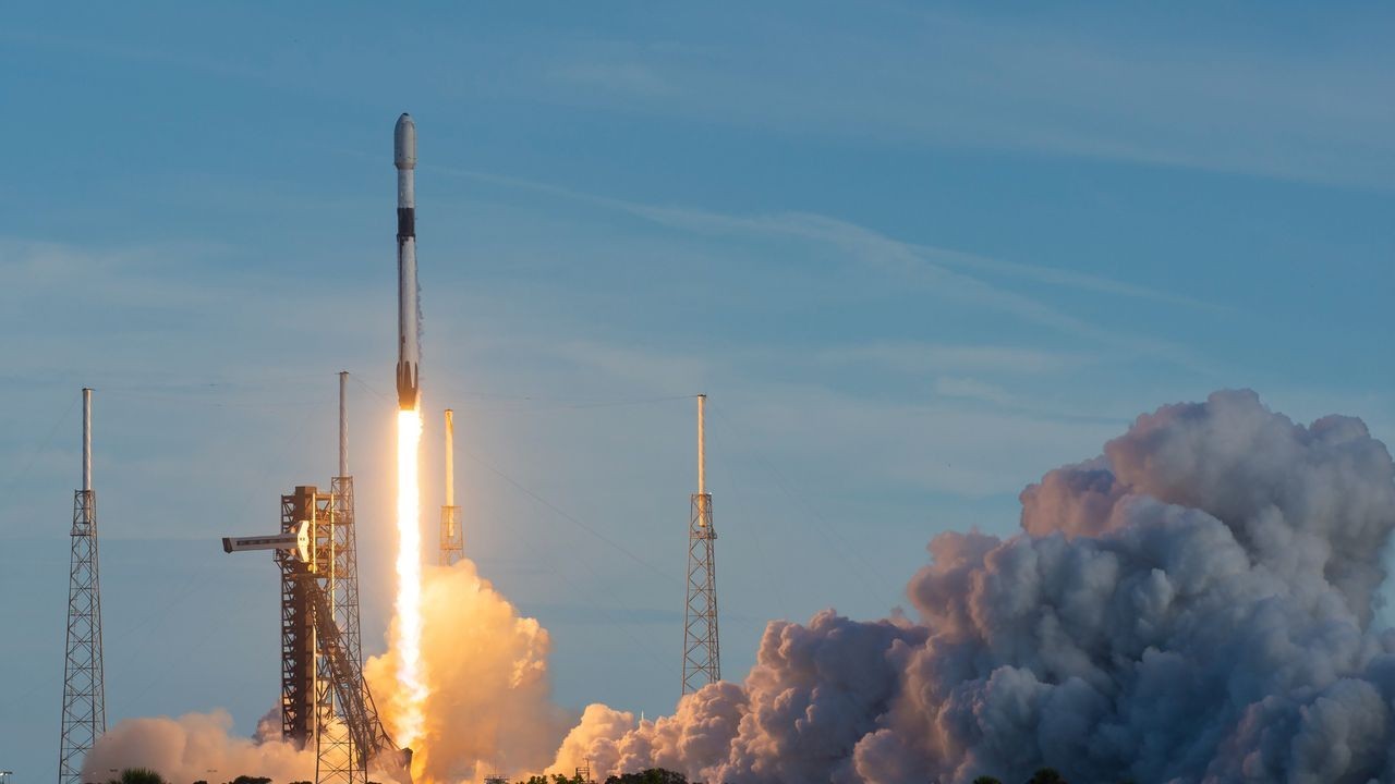 Watch SpaceX launch 24 of Amazon's Project Kuiper internet satellites on Oct. 11 after delay
