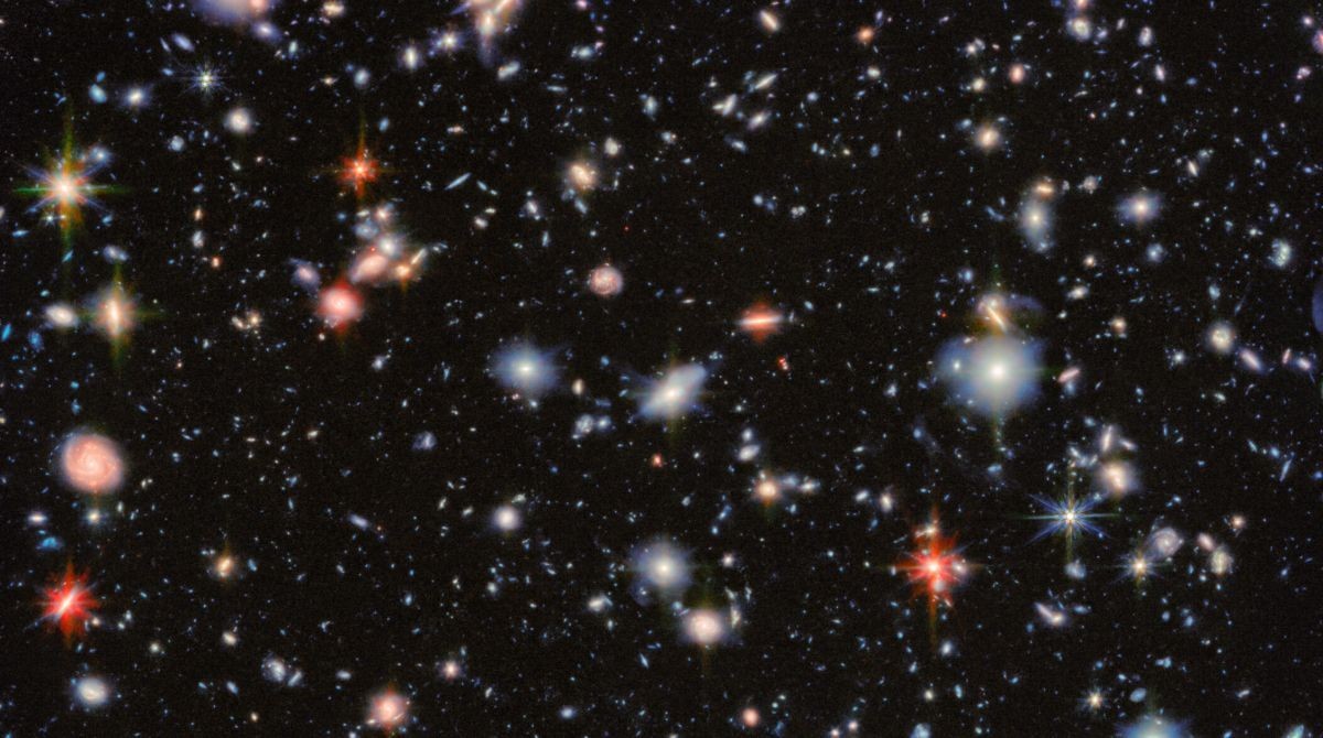 James Webb Space Telescope revisits a classic Hubble image of over 2,500 galaxies