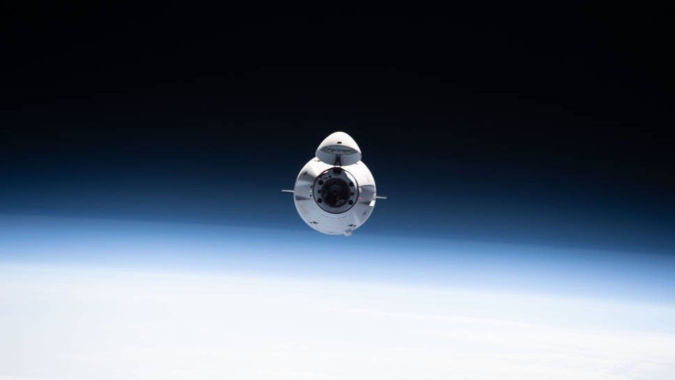 Bad weather delays SpaceX Dragon's departure from space station to Saturday