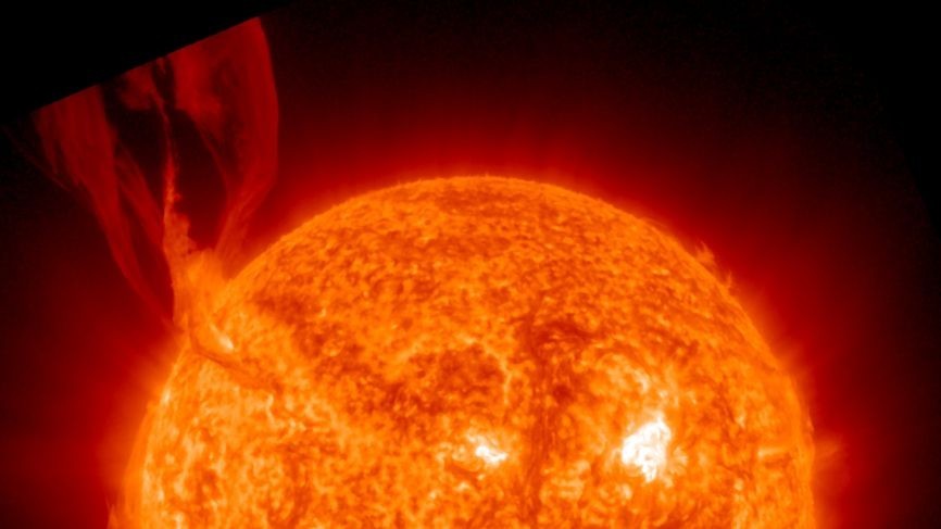Sun unleashes jaw-dropping filament eruption — but Earth dodges the blast (photo)