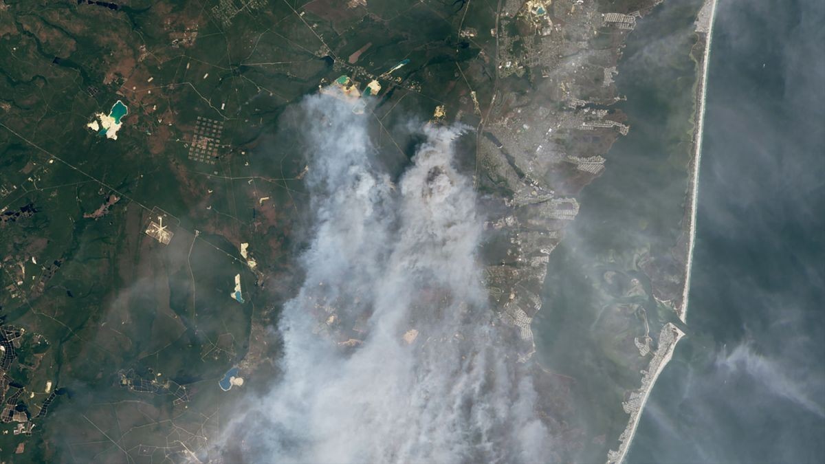 Pine Barrens ablaze as seen from orbit | Space photo of the day for April 28, 2025