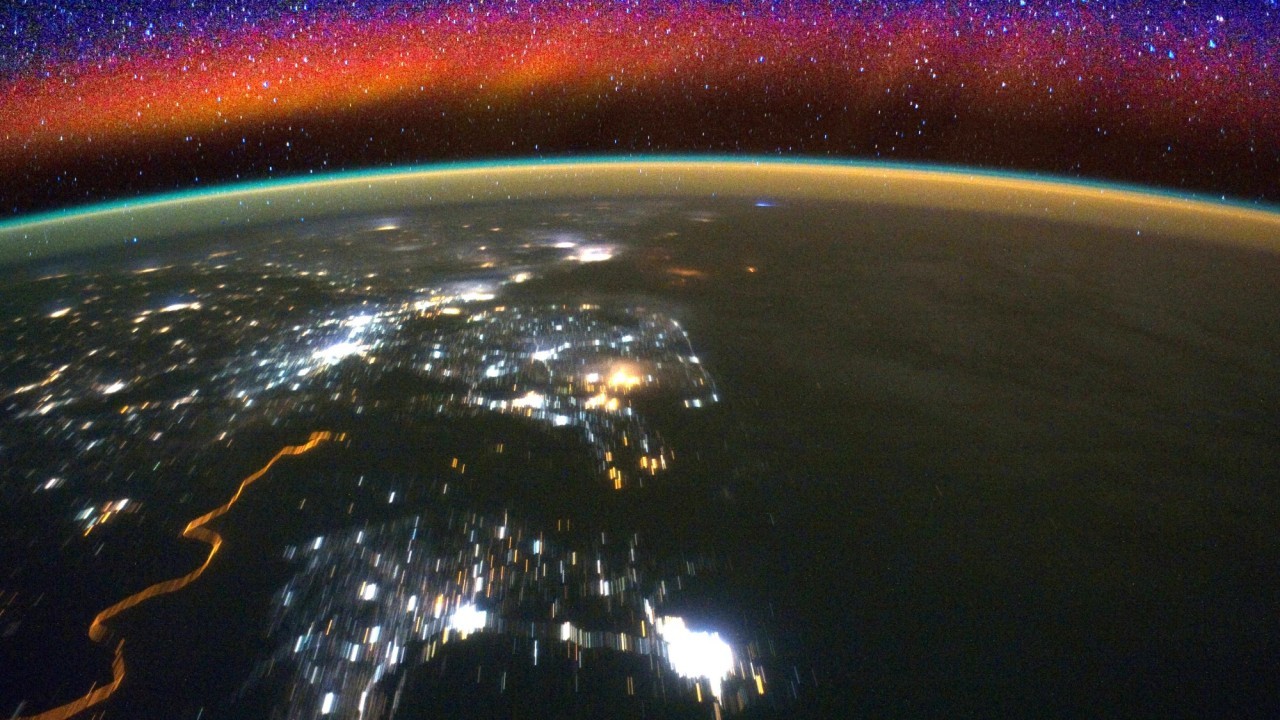 The sky isn't just blue — airglow makes it green, yellow and red too