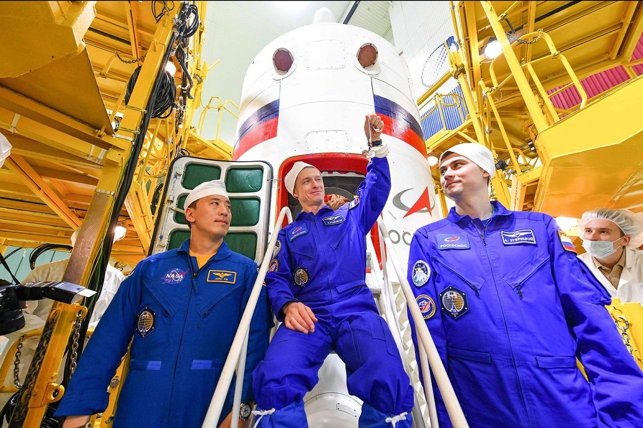 Watch 3 astronauts head home to Earth from the International Space Station tonight