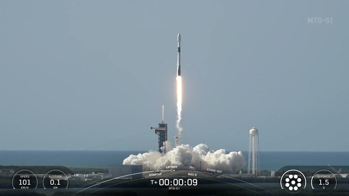 SpaceX launches advanced European weather satellite, lands rocket at sea (video, photos)