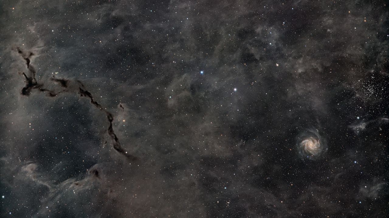 Astrophotographer captures galactic fireworks near the Seahorse Nebula in eerie deep-space photo