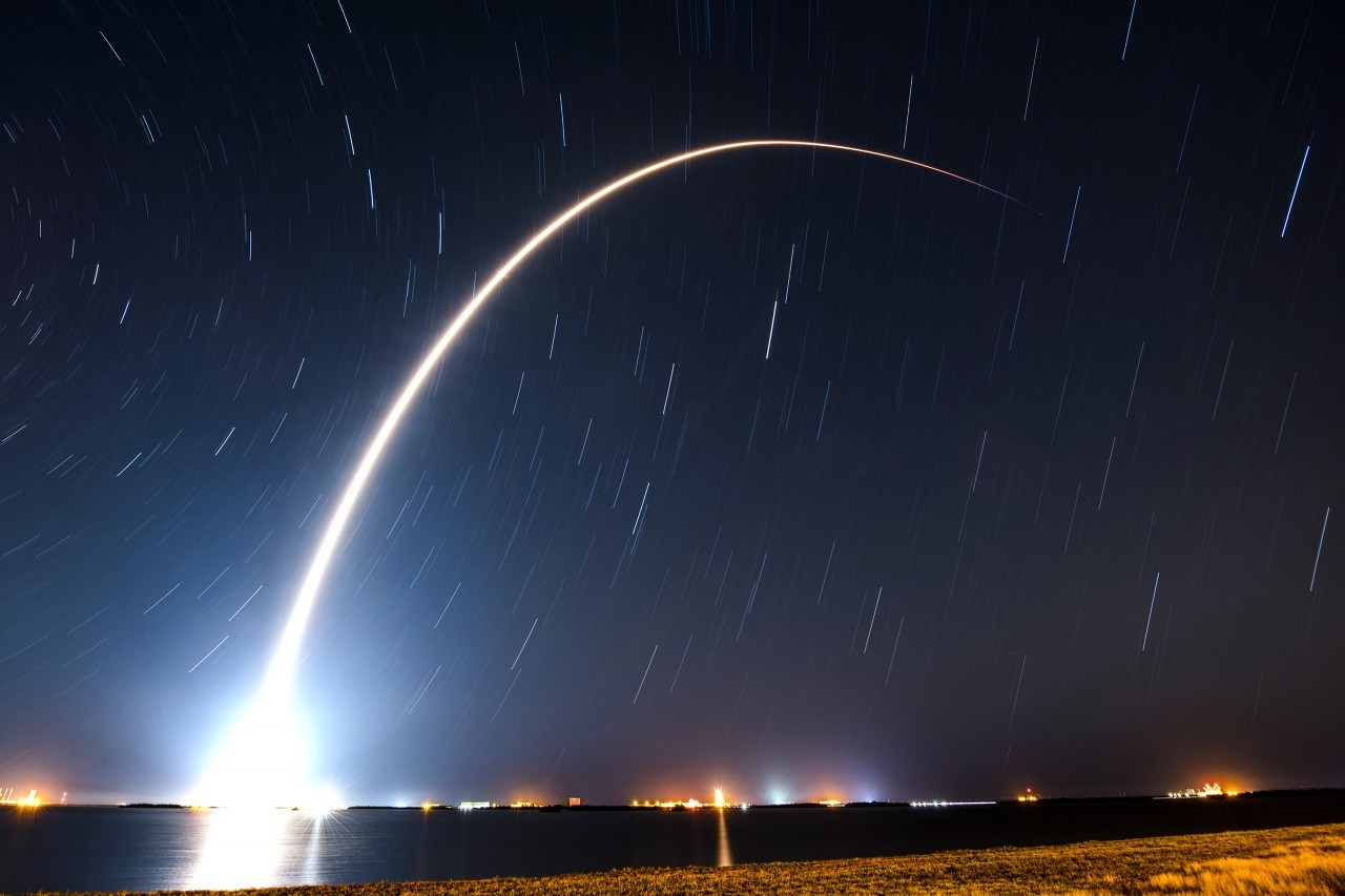 Stunning SpaceX rocket launch lights up predawn sky over Florida (photos)