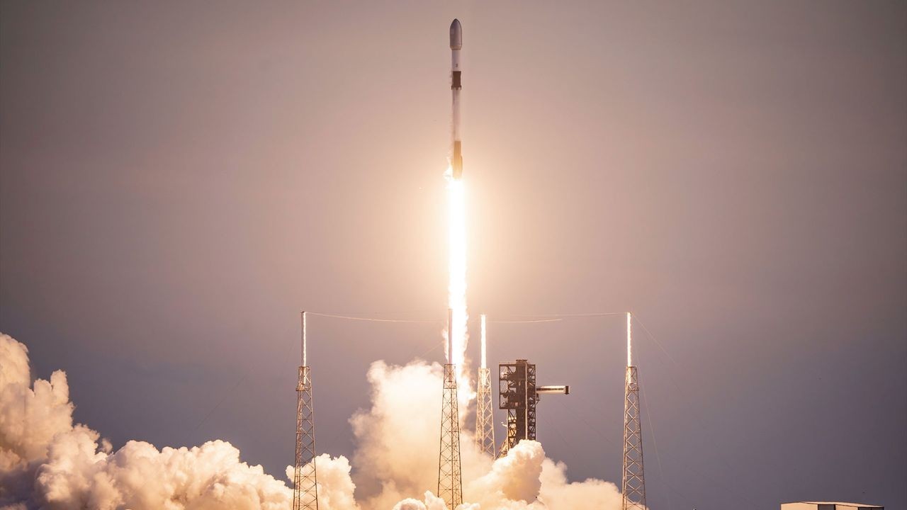 SpaceX Falcon 9 rocket launches 29 Starlink satellites from Florida (video)