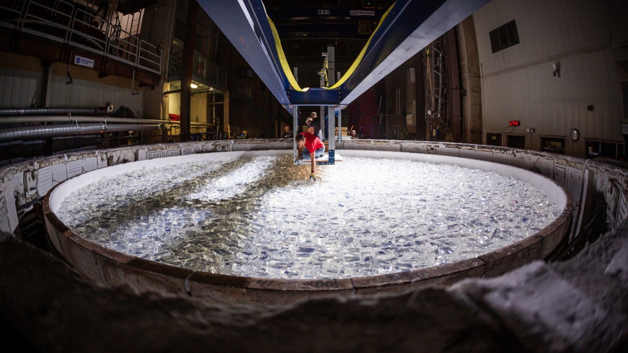 Giant Magellan Telescope project casts 7th and final mirror (photos)