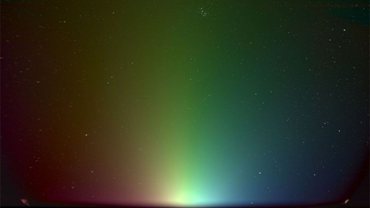 NASA's PUNCH spacecraft see a cosmic rainbow in the zodiacal light