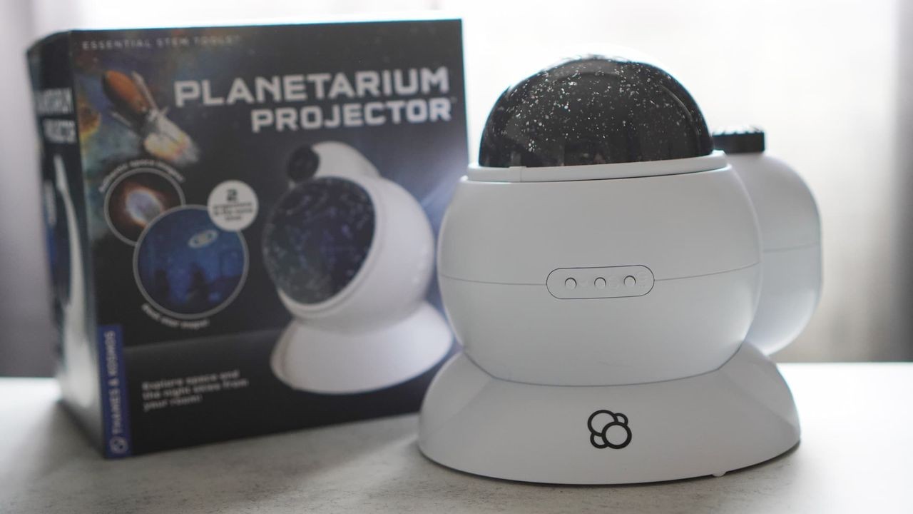 Thames and Kosmos planetarium star projector review