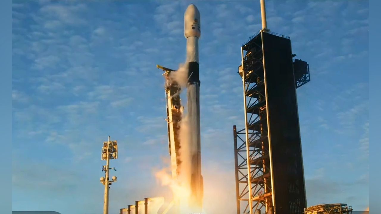 SpaceX launches 3 probes to study space weather and map the boundaries of our solar system (video)