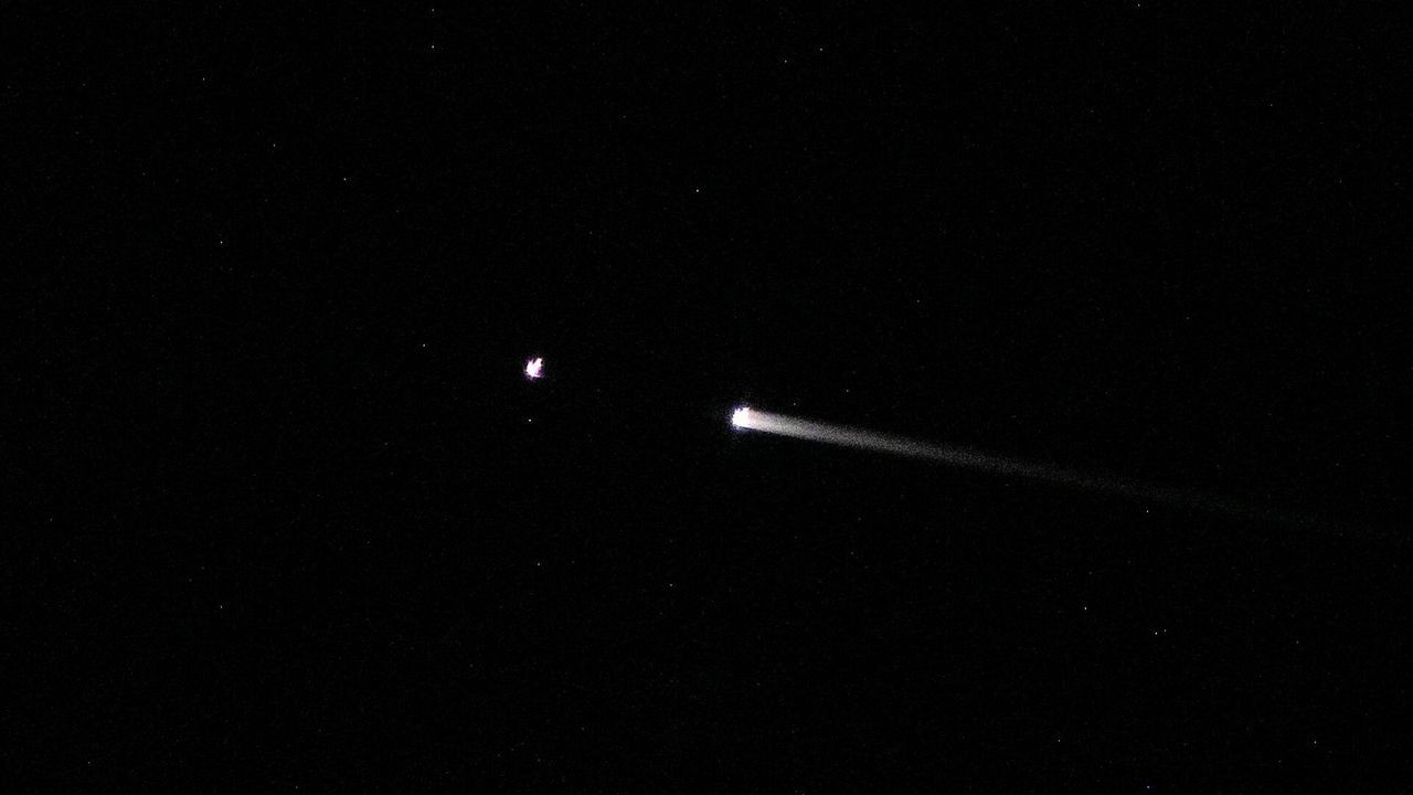 SpaceX Dragon carrying 4 astronauts zooms back to Earth | Space photo of the day for July 25, 2025