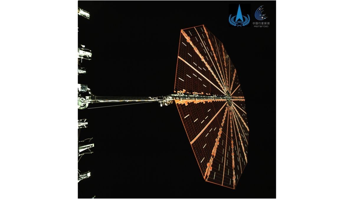 China's Tianwen 2 spacecraft sends home 1st photo as it heads for mysterious 'quasi-moon' asteroid