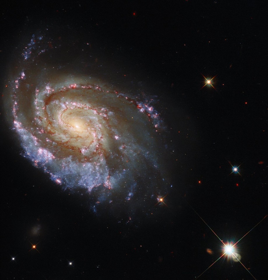 Hubble telescope searches for aftermath of rare double star explosion (photo)